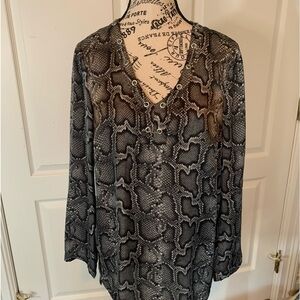 Michael Kors Loose fitting snakeskin satin-like top. S